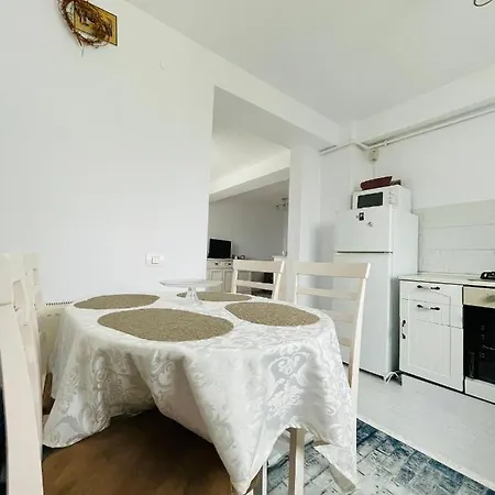 Apartament Mamaia Clasic アパート ナボダリ